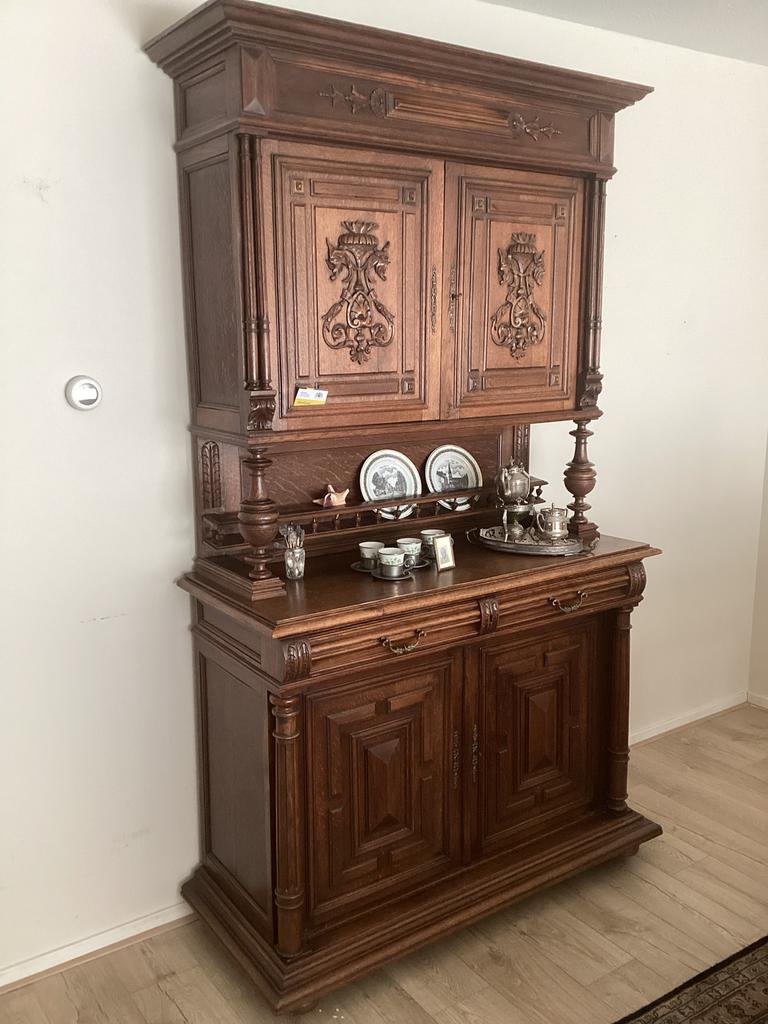 Antieke Eiken Buffetkast - Rijkelijk Gesneden, Antiek en Kunst, Ophalen