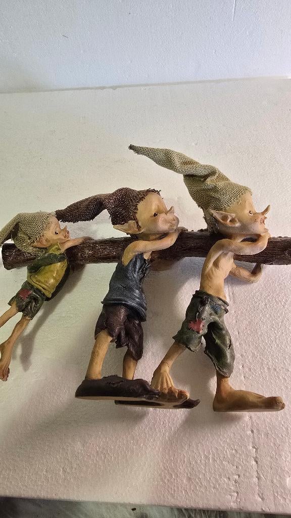 Beeldje met 3 bos pixies, Ophalen of Verzenden, Zo goed als nieuw, Fantasy