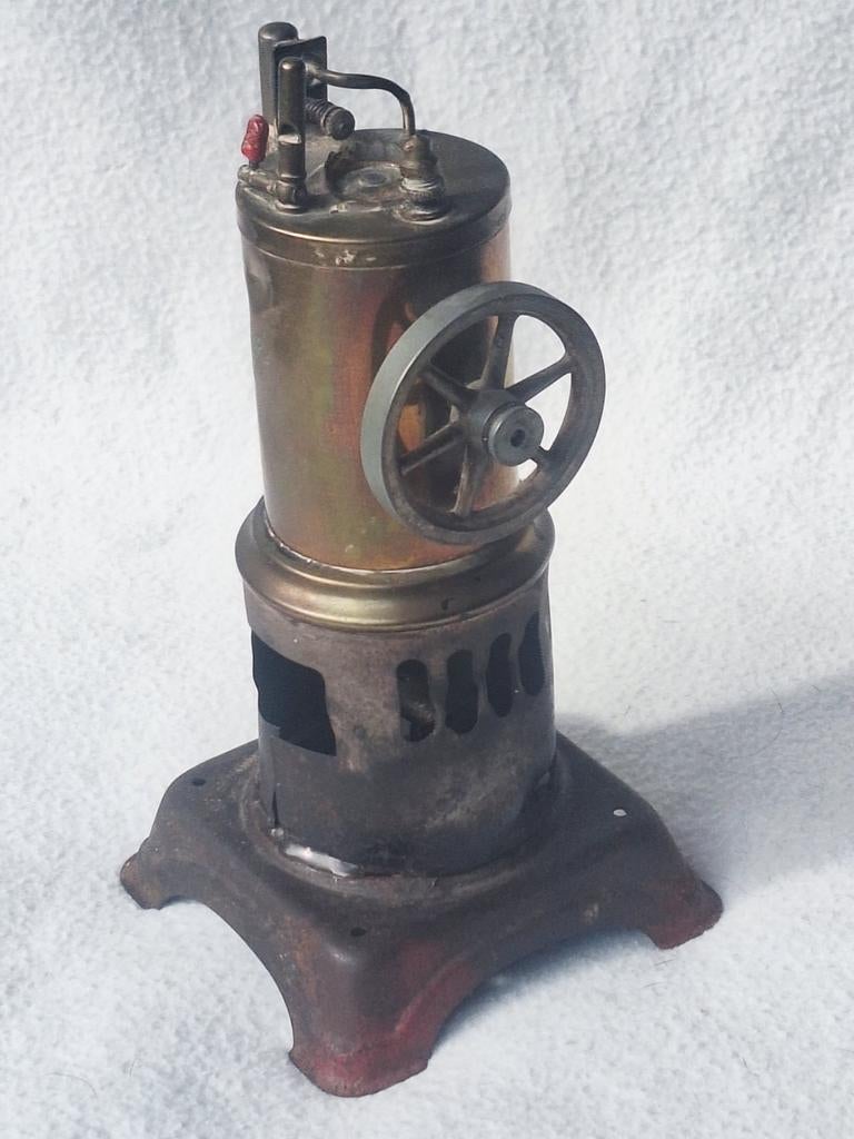 Staande Duitse stoommachine ter restauratie, Ophalen of Verzenden