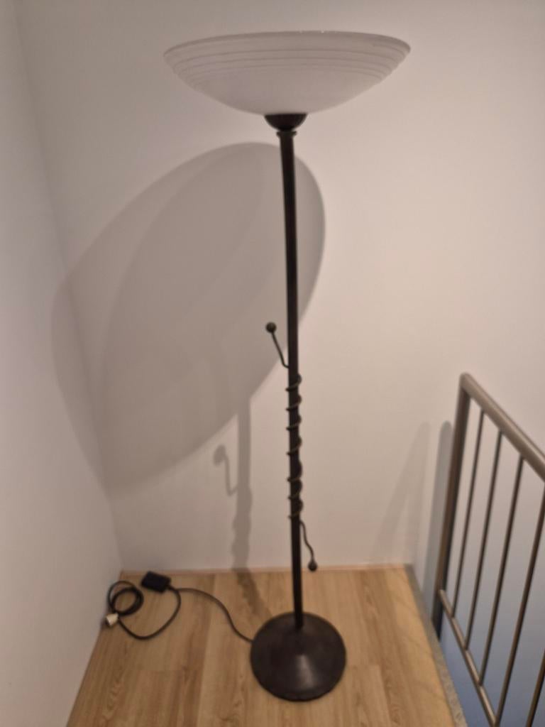 Stevige donkerbruine metalen vloerlamp, dimbaar, Ophalen