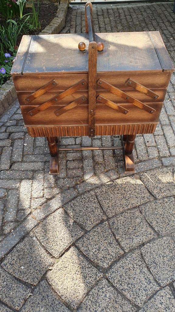 Vintage naaidoos harmonica hout, Ophalen, Gebruikt