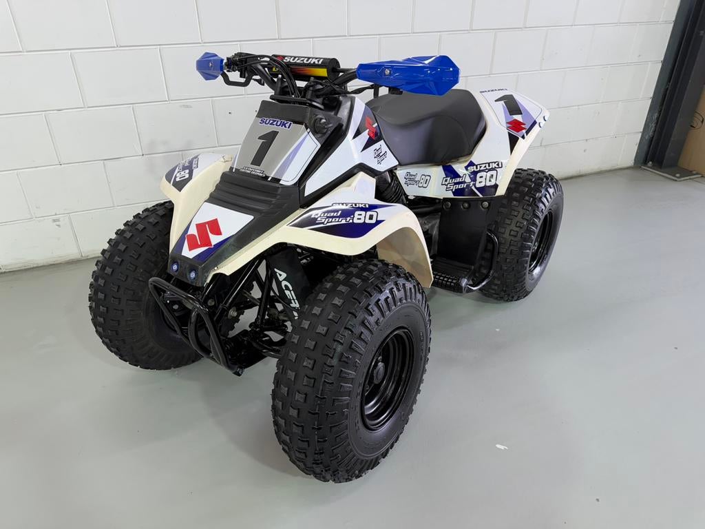 Zeer mooie dikke suzuki LT80