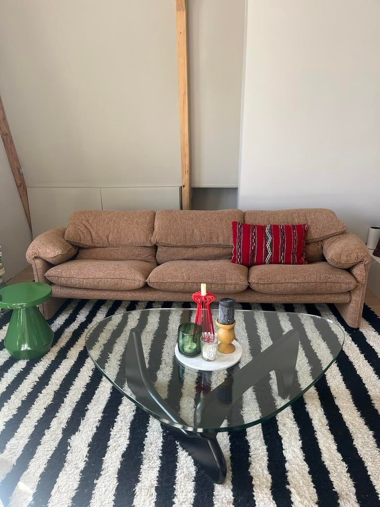 Cassina Maralunga 3-zitsbank in warme bruintint, Gebruikt, Driepersoons, 75 tot 100 cm, Ophalen of Verzenden