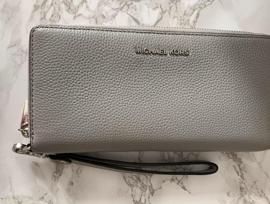 Michael Kors portemonnee, Overige merken, Ophalen of Verzenden, Zo goed als nieuw, Grijs