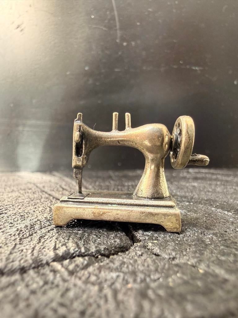 Miniatuur naaimachine van 800 zilver, Verzenden, Zilver
