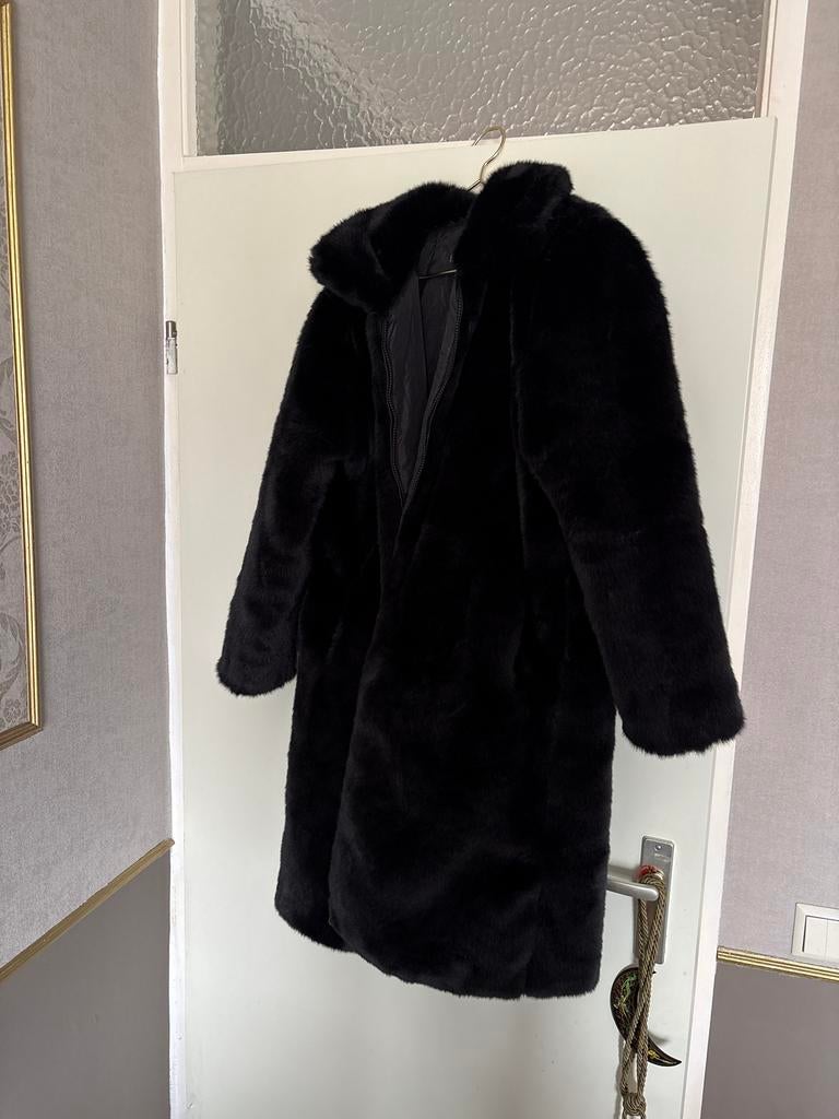 Zwarte pluizige bontjas maat L, Kleding | Heren, Ophalen, Nieuw, Maat 52/54 (L), Zwart