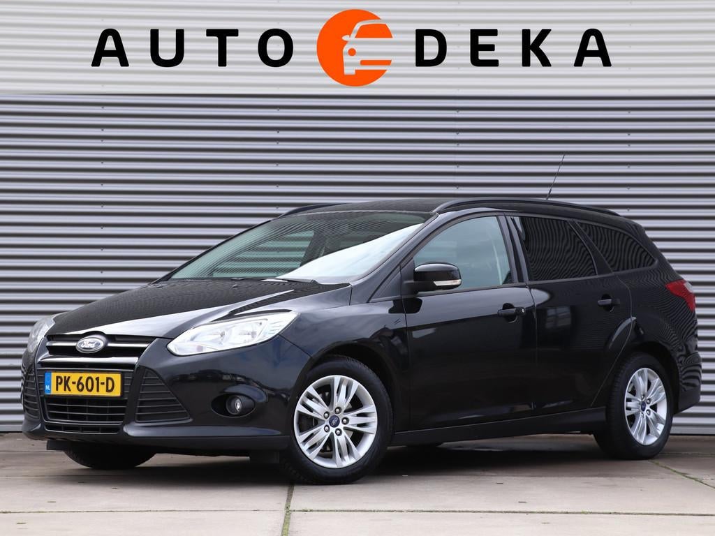 Ford Focus Wagon 1.0 EcoBoost Trend *Parkeersens.*Trekhaak*, Euro 5, Gebruikt, Zwart, Zwart