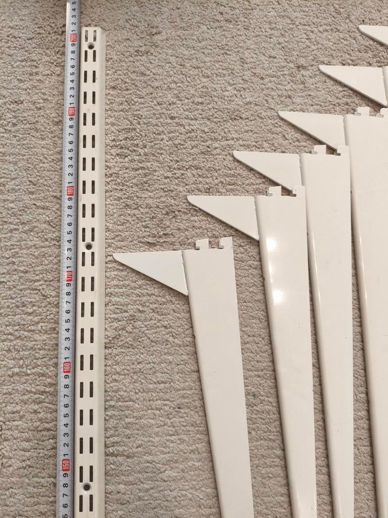 Witte plankdragers(50cm) wandrail (200cm), Huis en Inrichting, Woonaccessoires | Wandplanken en Boekenplanken, Ophalen, Gebruikt