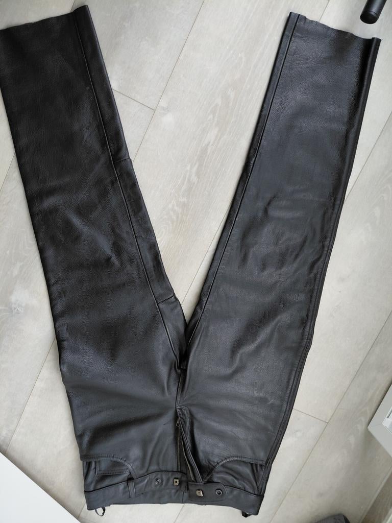 Te koop een leren broek, Kleding | Heren, Broeken en Pantalons, Ophalen of Verzenden, Zo goed als nieuw, Zwart