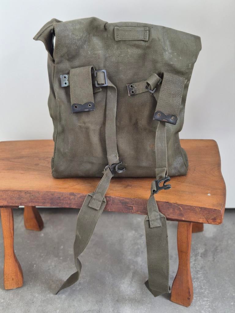 Vintage Nederlandse militaire "pukkel"., Ophalen of Verzenden, Landmacht, Nederland