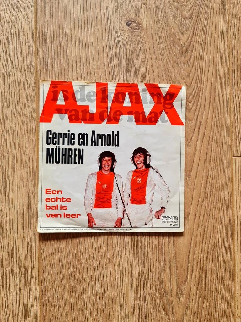 Single Ajax - Gerrie en Arnold Mühren, Ophalen of Verzenden, Zo goed als nieuw, 7 inch, Levenslied of Smartlap