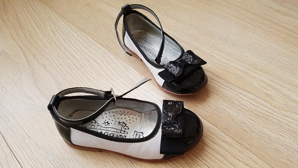 ballerina's maat 25 zwart wit strik lak enkelbandje, Gebruikt, Meisje, Overige typen, Ophalen of Verzenden