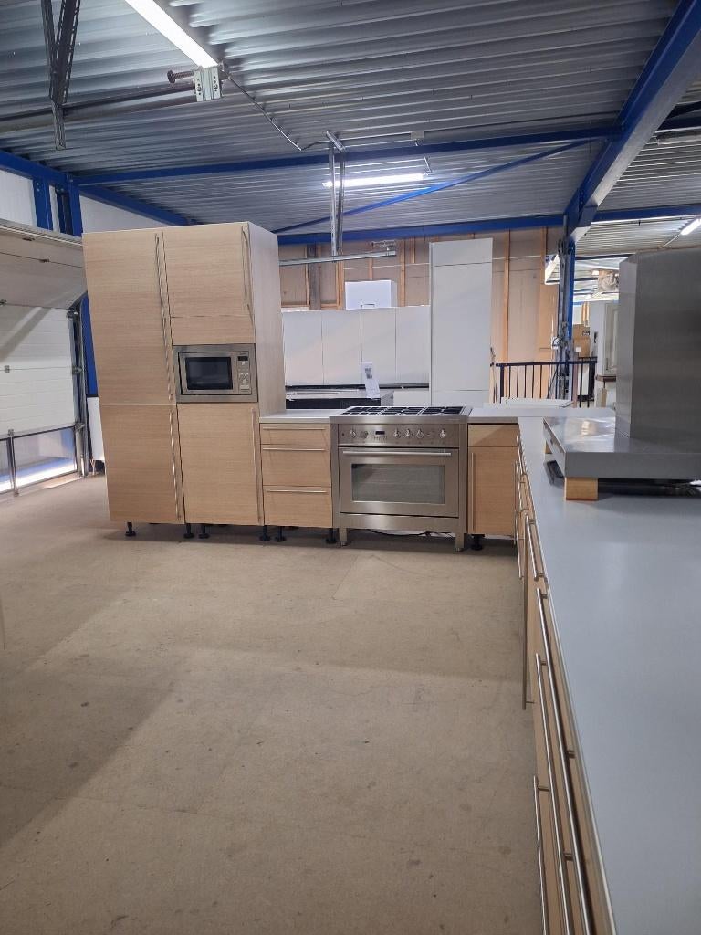 Keuken Compleet met APP 120Keukens op voorraad Nr 2910