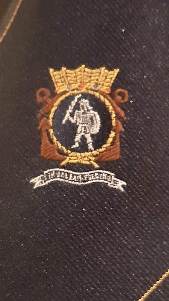 Koninklijke Marine stropdas Hr. Ms. Karel Doorman geel, Verzamelen, Ophalen of Verzenden, Marine, Nederland, Kleding of Schoenen