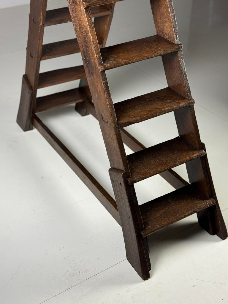 Bibliotheektrap eiken antiek, Ophalen