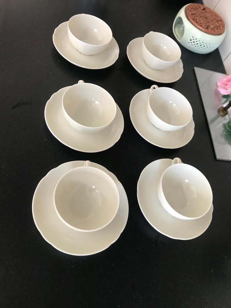 Nieuwe Set van 6 gebroken wit of beige kopjes en schotels, Ophalen, Nieuw, Effen, Kop(pen) en/of Schotel(s)
