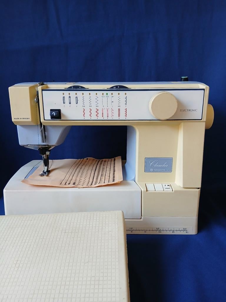 Prachtige Husqvarna Claudia 150E  Naaimachine, Ophalen of Verzenden, Zo goed als nieuw, Naaimachine, Husqvarna