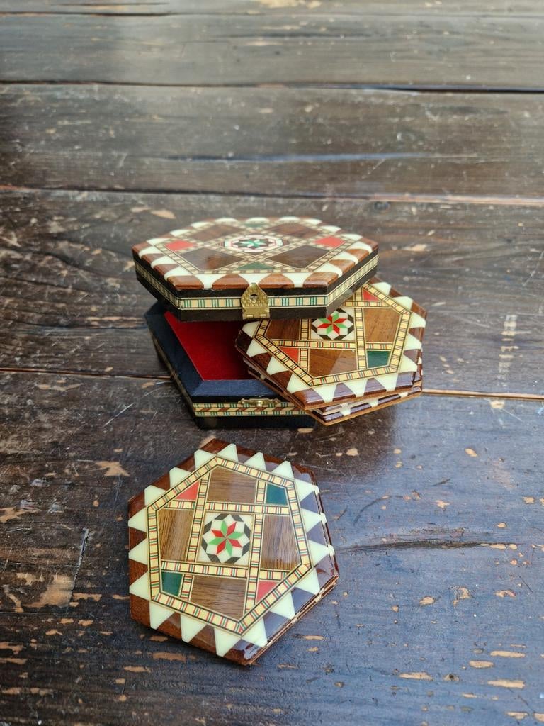 Vintage ingelegd doosje met onderzetters., Ophalen of Verzenden