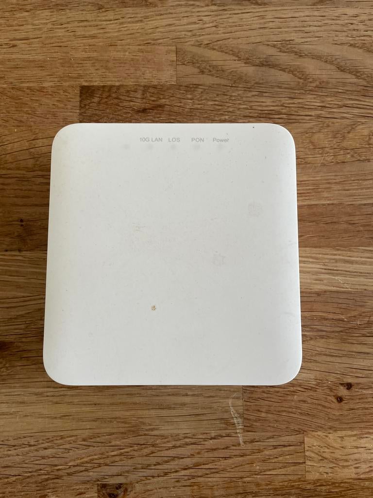 Huawei OptiXstar HN8010Ts-20 XGS-PON Terminal, Ophalen of Verzenden, Zo goed als nieuw, Router met modem