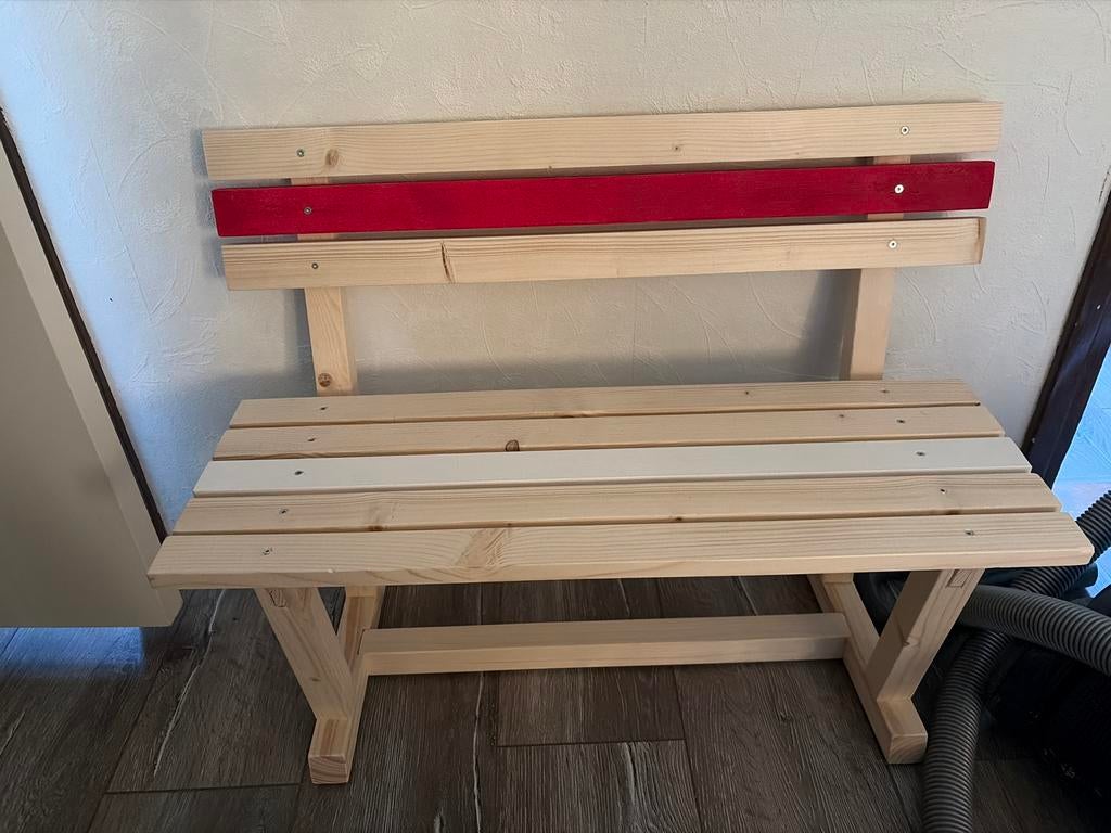 Houten bankje met rugleuning - rood/wit accent, 100 tot 125 cm, Ophalen of Verzenden, Zo goed als nieuw, 75 tot 100 cm