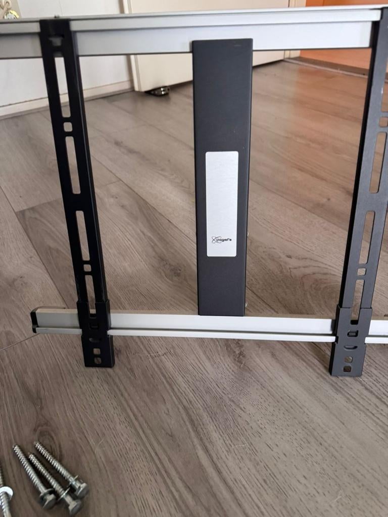 Vogels TV ophangbeugel - hoge kwaliteit, Ophalen of Verzenden, Zo goed als nieuw