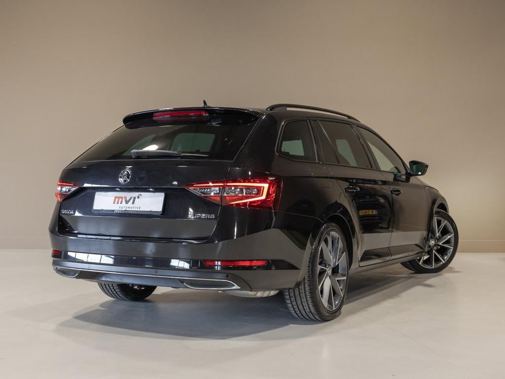 Skoda Superb Combi 1.5 TSI ACT Sportline Business / 150pk /, Auto's, Skoda, 730 kg, 4 cilinders, Zwart, 1600 kg