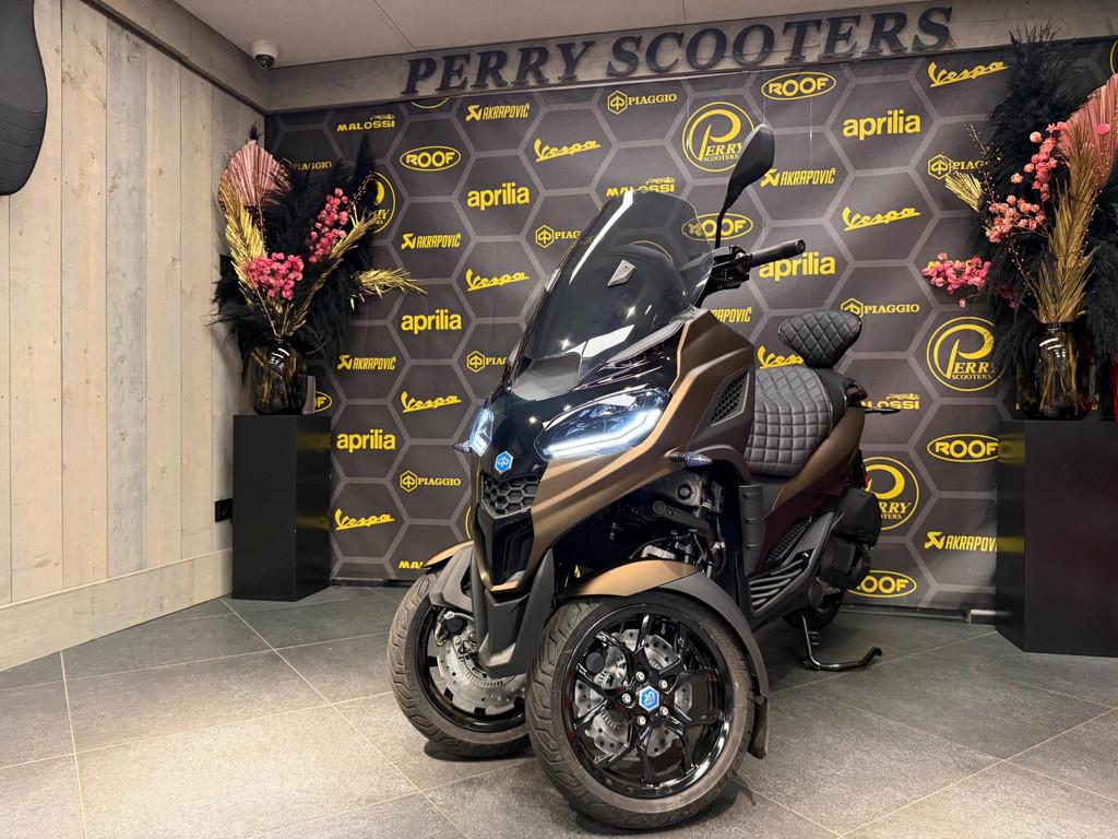 Piaggio 310 MP3 HPE Sport EURO5+ 2026 SPECIALPAINT MARRAKECH - foto 2
