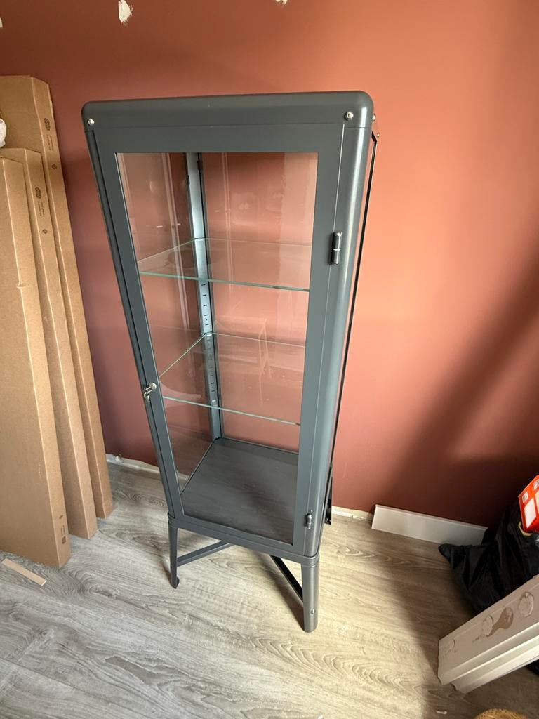 IKEA FABRIKÖR vitrinekast (grijs), Ophalen, Met plank(en), 50 tot 100 cm, Industrieel