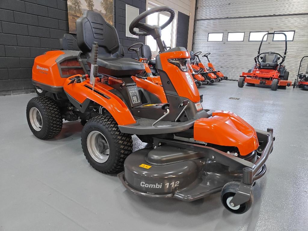 Husqvarna R316TsX AWD 112cm 37 uur 2022 zitmaaier stuurbekr., Tuin en Terras, Ophalen of Verzenden, Zo goed als nieuw, Husqvarna