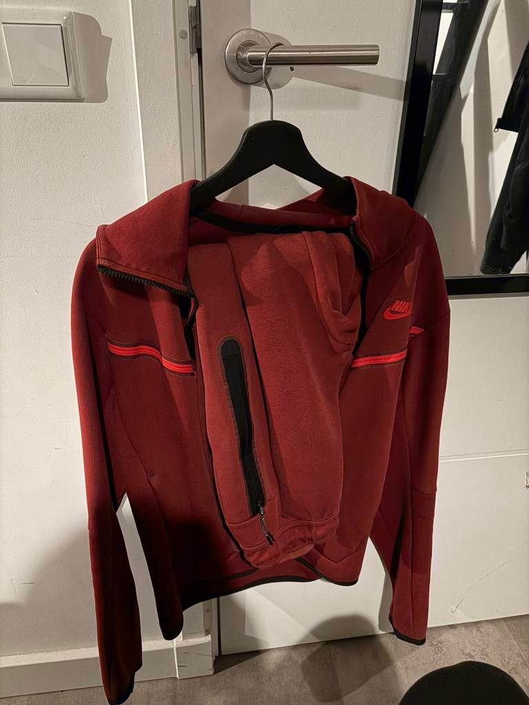 Nike tech maat xs, Ophalen of Verzenden, Gedragen, Maat 46 (S) of kleiner, Rood