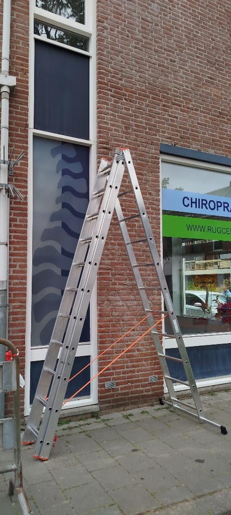 3 delige ladder tekoop!, Doe-het-zelf en Verbouw, Ladders en Trappen, Ophalen, Zo goed als nieuw, Ladder, Opvouwbaar of Inschuifbaar