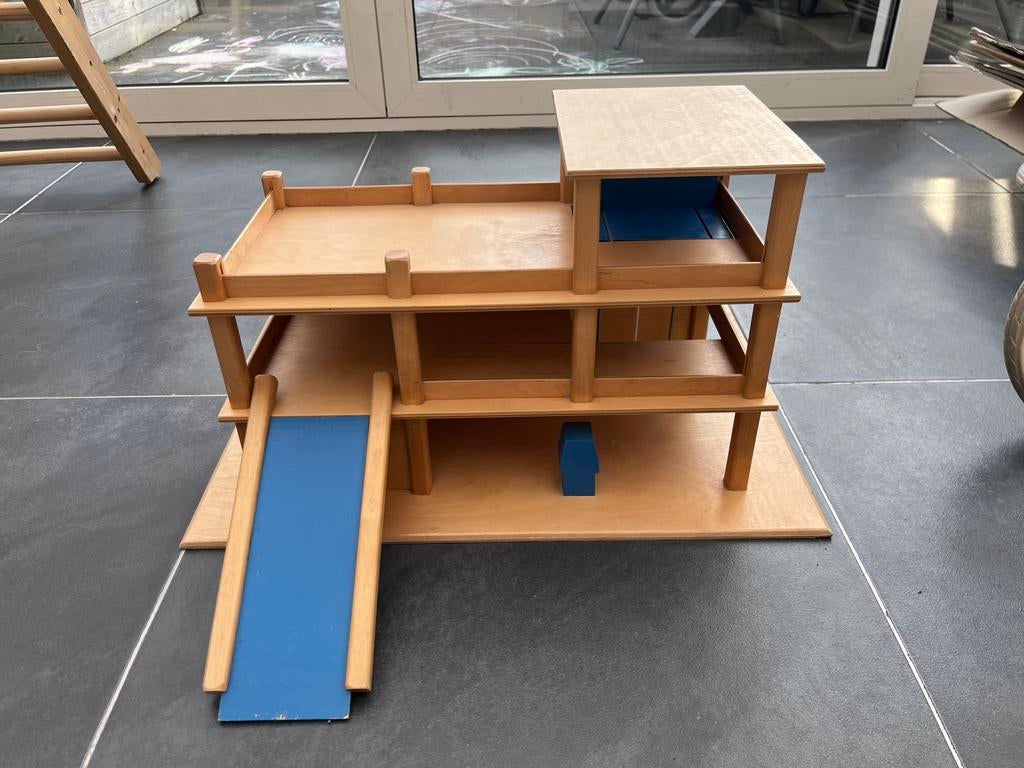 Houten speelgoed garage, Ophalen of Verzenden, Gebruikt, Overige typen