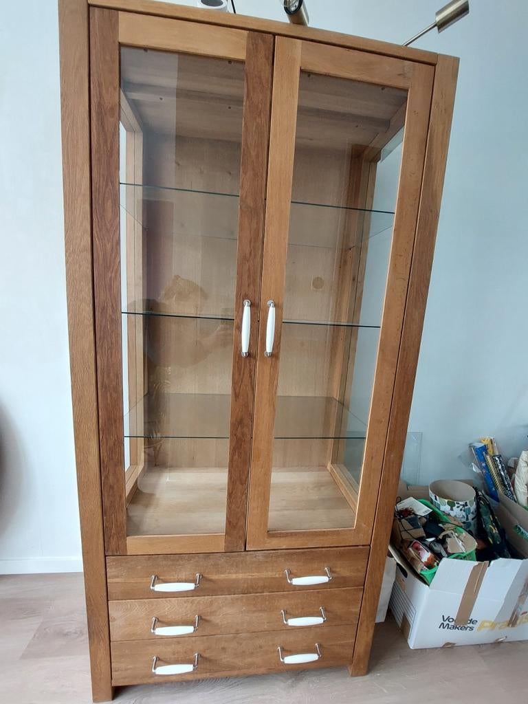 Houten vitrinekast met lades, afhalen in Wijngaarden, Ophalen, 50 tot 100 cm, Zo goed als nieuw, 150 tot 200 cm
