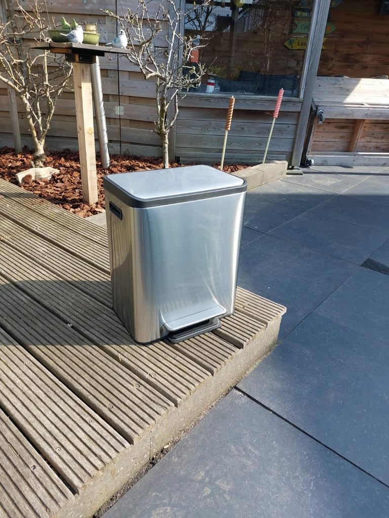 Eko prullenbak 2 vakken, Ophalen, Met pedaal, Zo goed als nieuw, Rvs