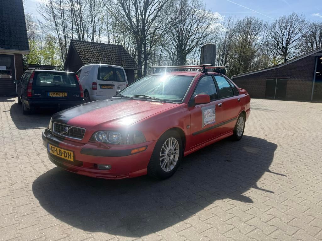 Volvo S40 2.0 I 16V 2002, Auto's, Voorwielaandrijving, 4 cilinders, Zwart, S40