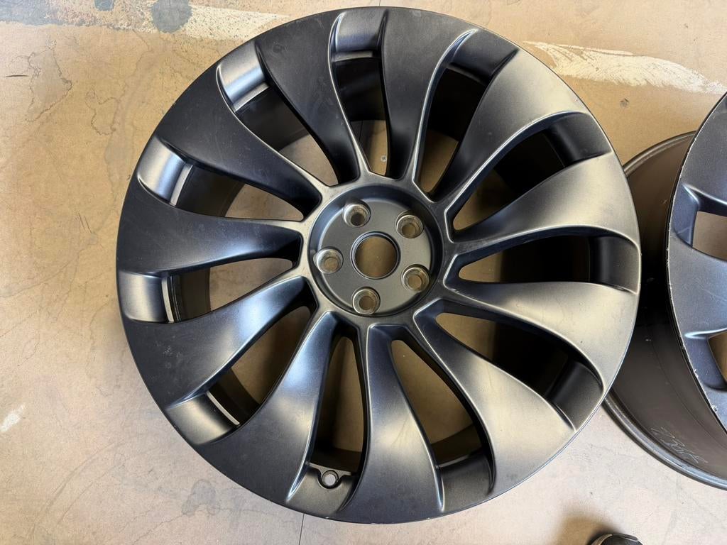 21 inch Tesla Model Y velgen, losse velg, nette staat