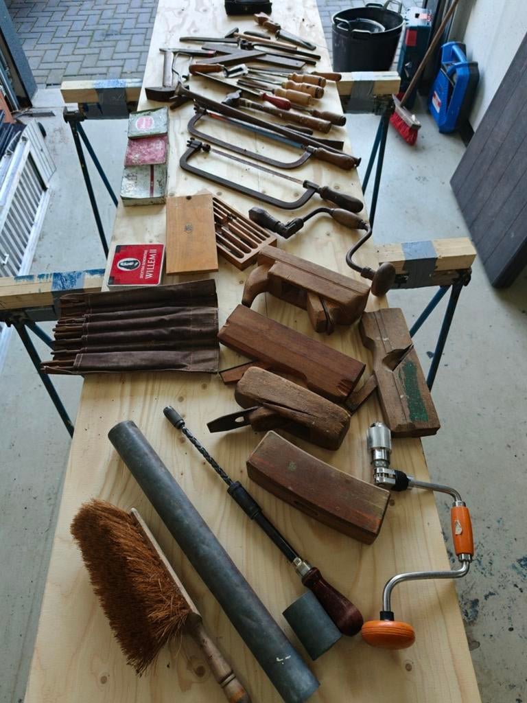 Houten kist met gereedschap en toebehoren., Antiek en Kunst, Ophalen