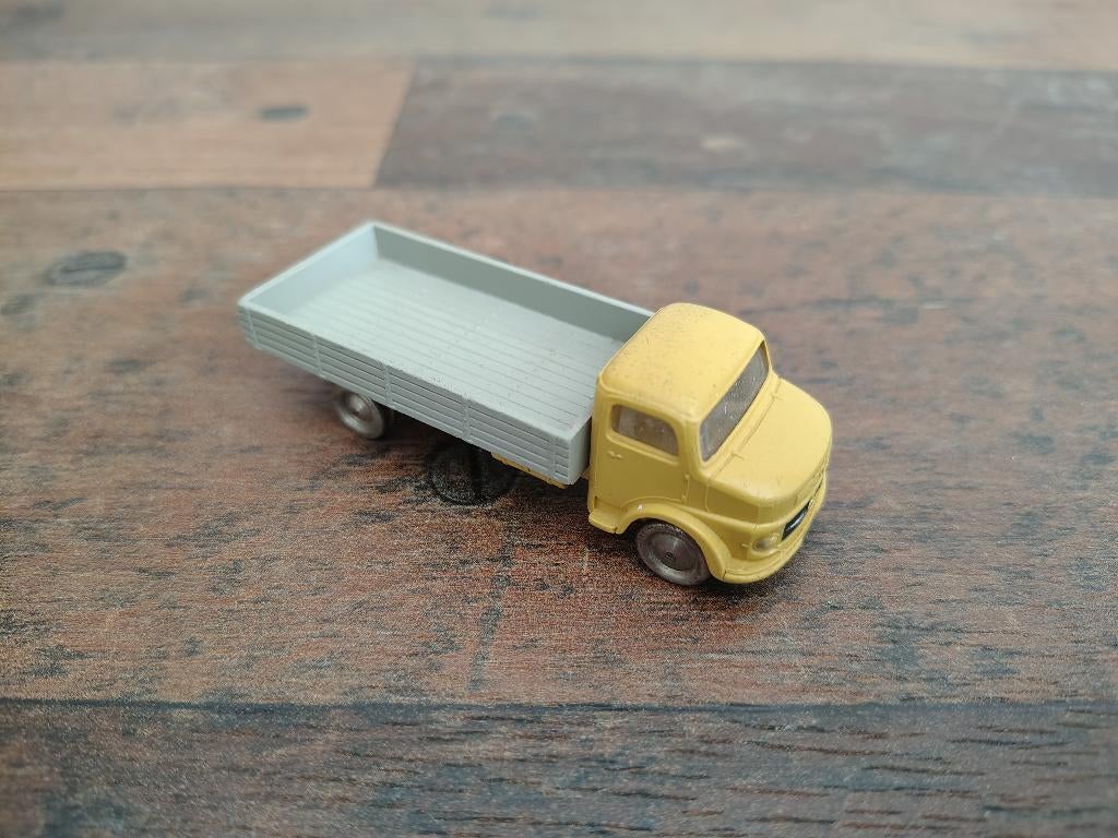 Mercedes LK/ Truck/ Vrachtwagen/ Bakwagen/ Lego (jaren 60), Verzenden