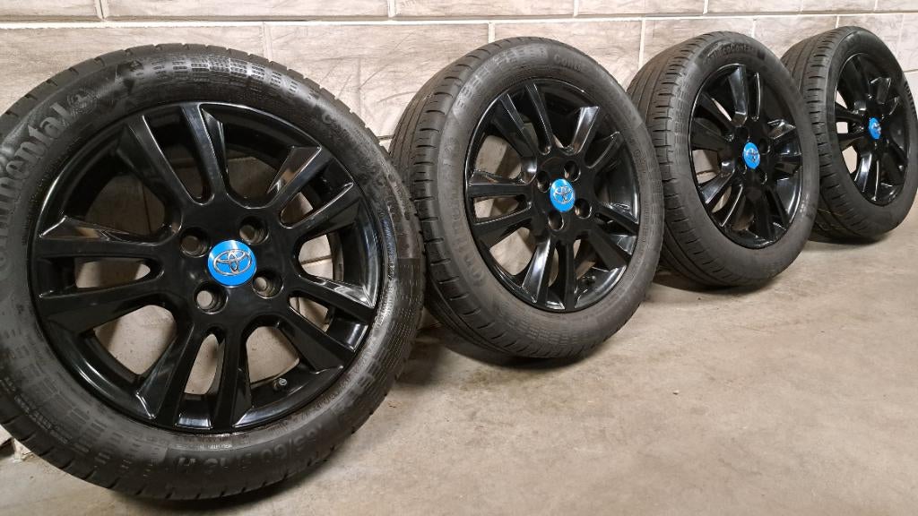 Zwarte orig. Aygo velgen 165/60/15 Citroen C1 Peugeot 108, Gebruikt, 15 inch, Banden en Velgen, Ophalen of Verzenden