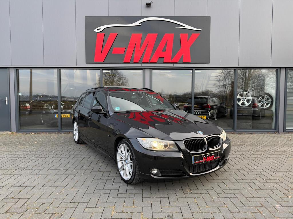 BMW 318i 2.0 AUT Xenon Pano H/Kardon NaviProf Stoelvw Memory, Automaat, Euro 5, Zwart, 1435 kg