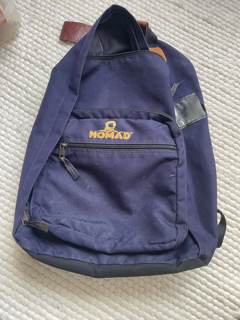 Donkerblauwe Nomad rugzak, Sieraden, Tassen en Uiterlijk, Tassen | Rugtassen, Nomad, Gebruikt, Ophalen of Verzenden, Minder dan 25 cm