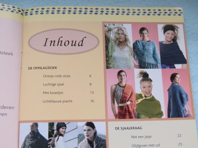 Boekje: Creatief met sjaals en poncho's Breien en haken, Ophalen of Verzenden, Zo goed als nieuw, Breien of Haken, Patroon of Boek