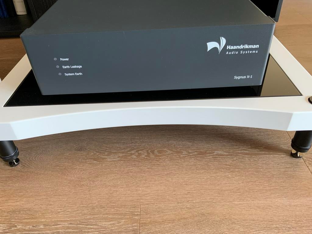 Haandrikman Sygnus X1 High-End Power conditioner:, Ophalen, Zo goed als nieuw, 120 watt of meer, Overige merken