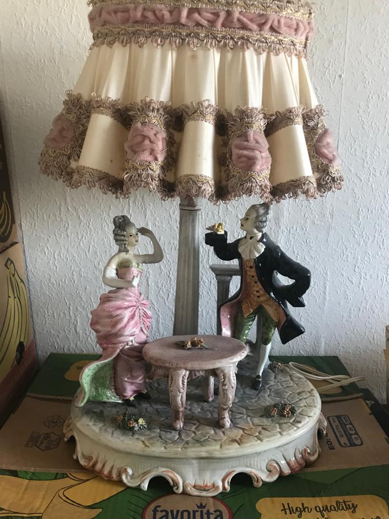 Grote barok schemerlamp met aardewerk figuren, Ophalen, Overige materialen, Gebruikt, Barok