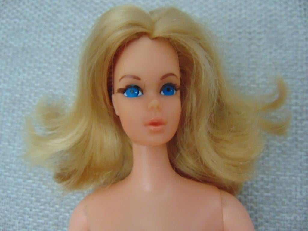 Live Action Barbie uit Taiwan met wimpers, Ophalen of Verzenden, Gebruikt, Pop