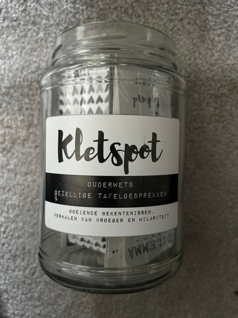 Kletspot: Gezellige Tafelgesprekken en Boeiende Vragen, Drie of vier spelers, Ophalen of Verzenden, Zo goed als nieuw