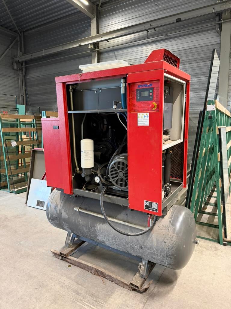 Rotair RVK 40 schroefcompressor, 100 liter of meer, Ophalen, Zo goed als nieuw, 800 liter/min of meer