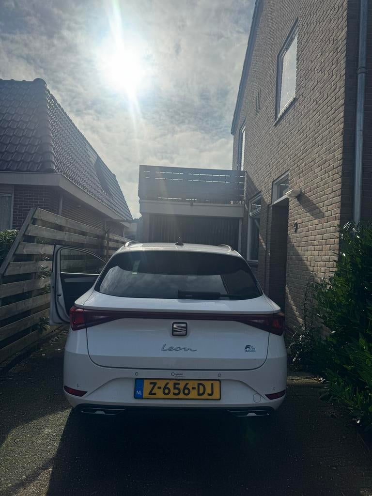 Seat Leon 1.4 TSI E-hybrid Phev 204pk Dsg-6 2020 Wit, Auto's, 4 cilinders, Leon, Wit, Plug-in hybride