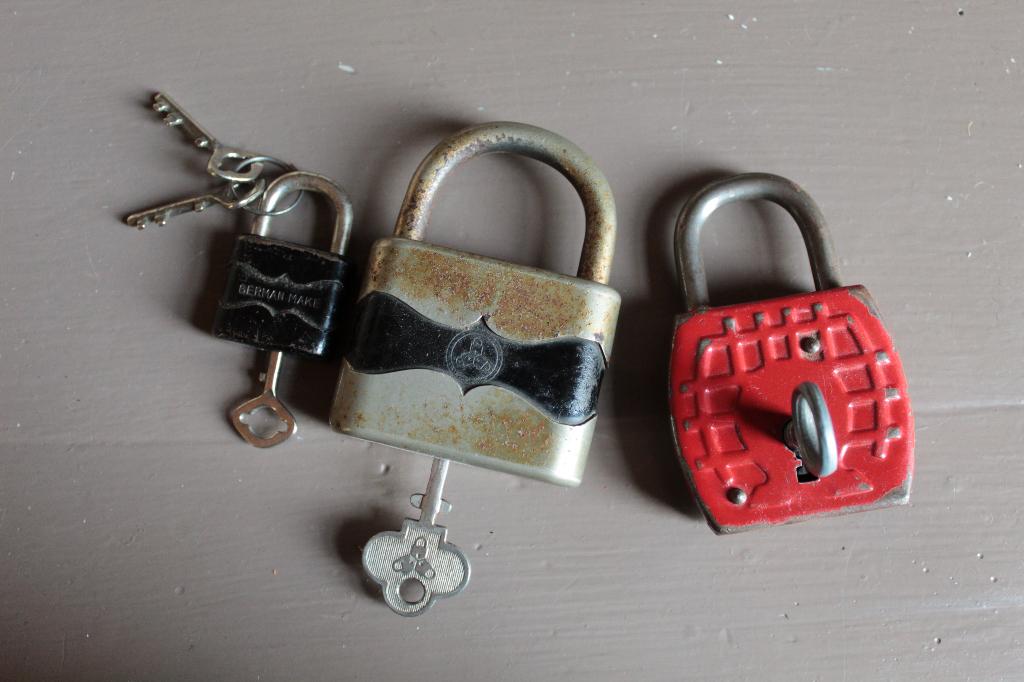 3 Goed werkende antieke hangsloten, Ophalen of Verzenden