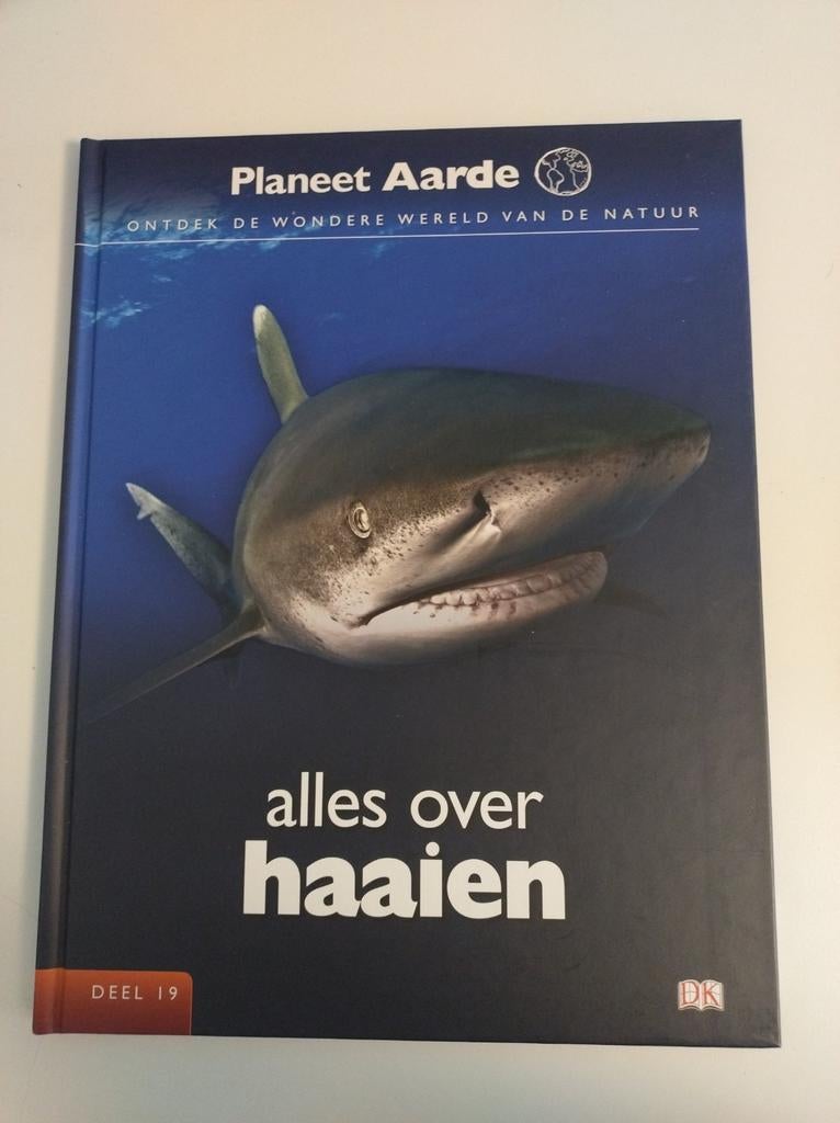Boek over haaien, Ophalen of Verzenden, Zo goed als nieuw, Natuur algemeen, DK